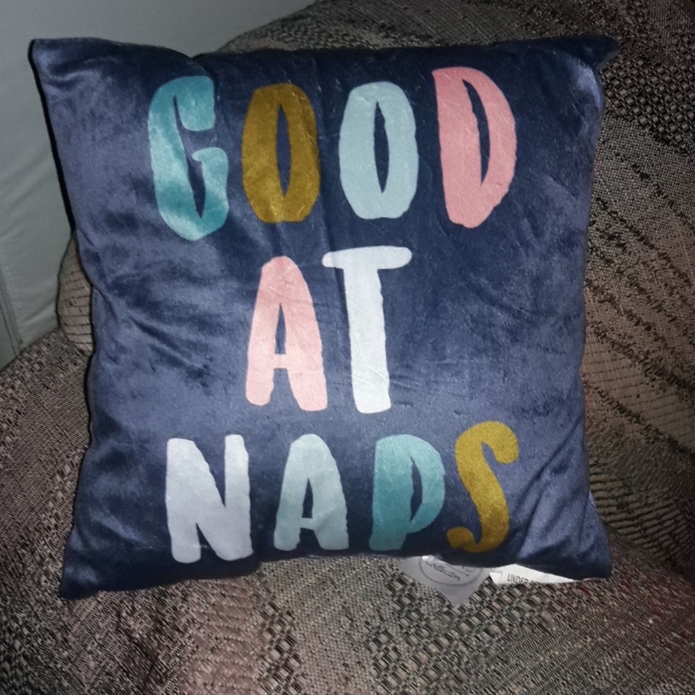 Bed pillow